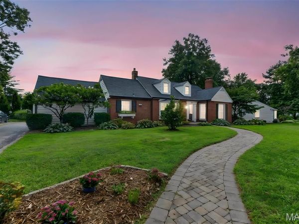 38 Tulip Drive, Webster Groves, MO 63119