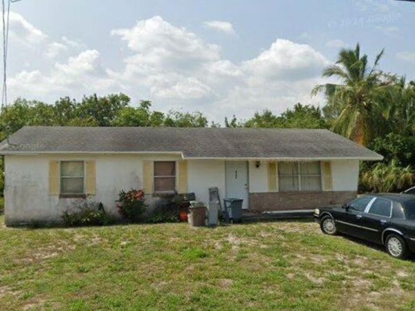 8523 SE PETTWAY Street, Hobe Sound, FL 33455