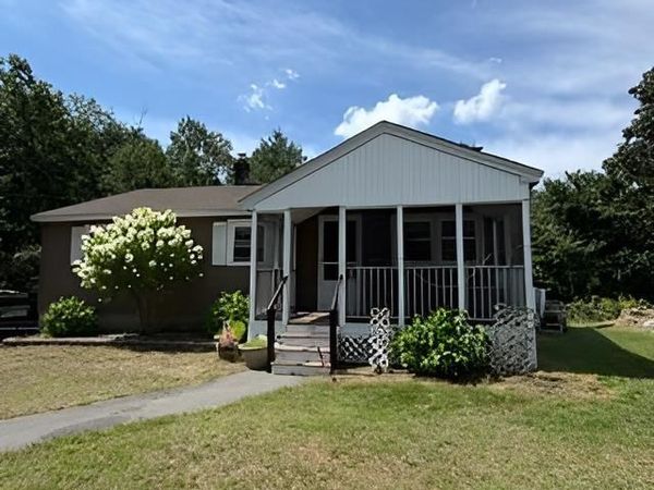100 Currier Road, Pelham, NH 03076