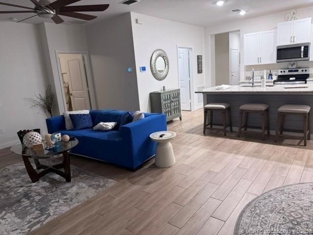 2890 NE Breezeway Circle , Jensen Beach, FL 34957 Photo