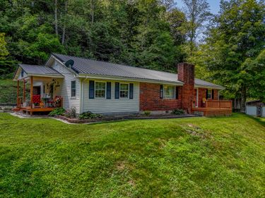 224 Mays Road, Sandy Hook, KY 41171