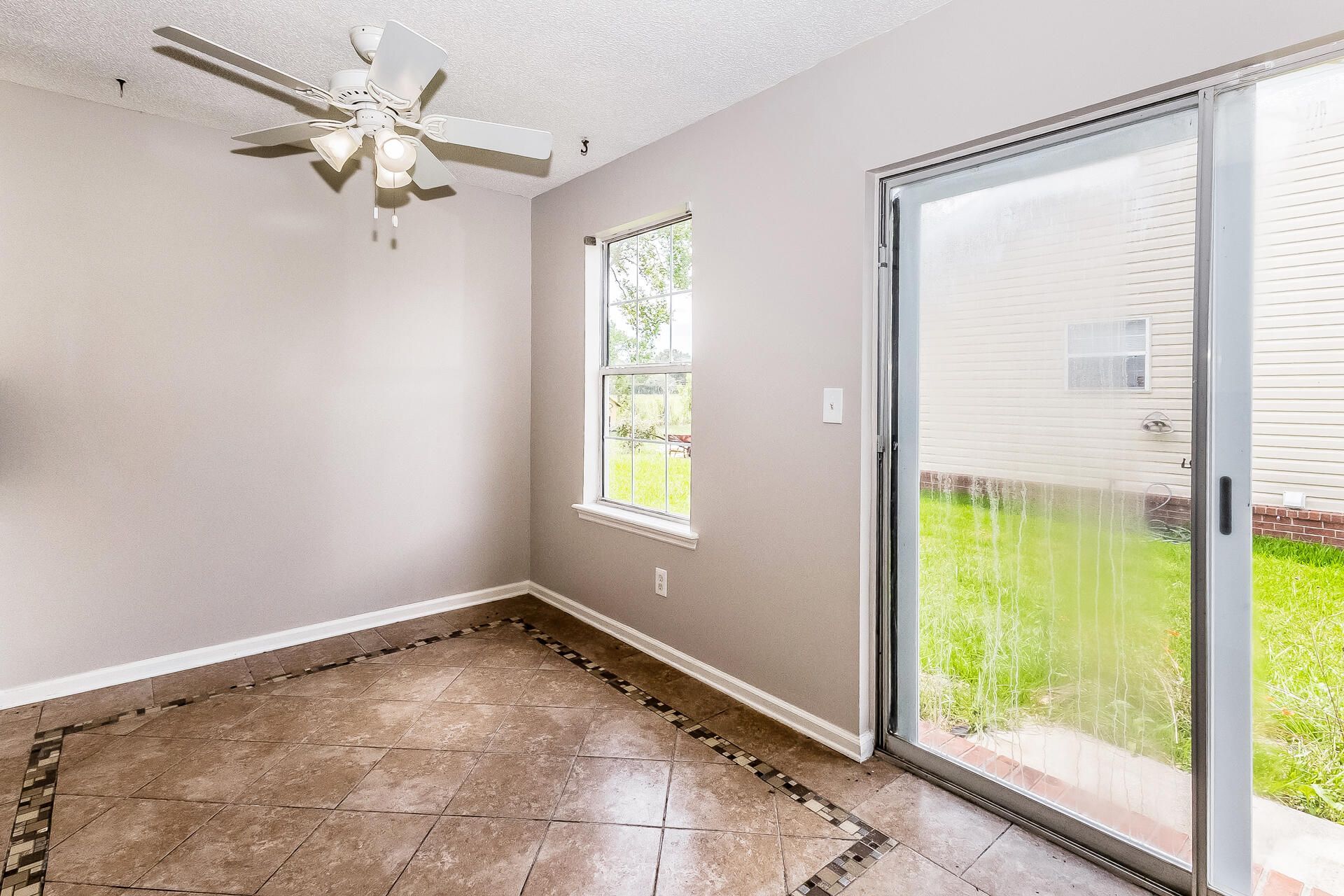 1305 Aubry Drive Photo 4