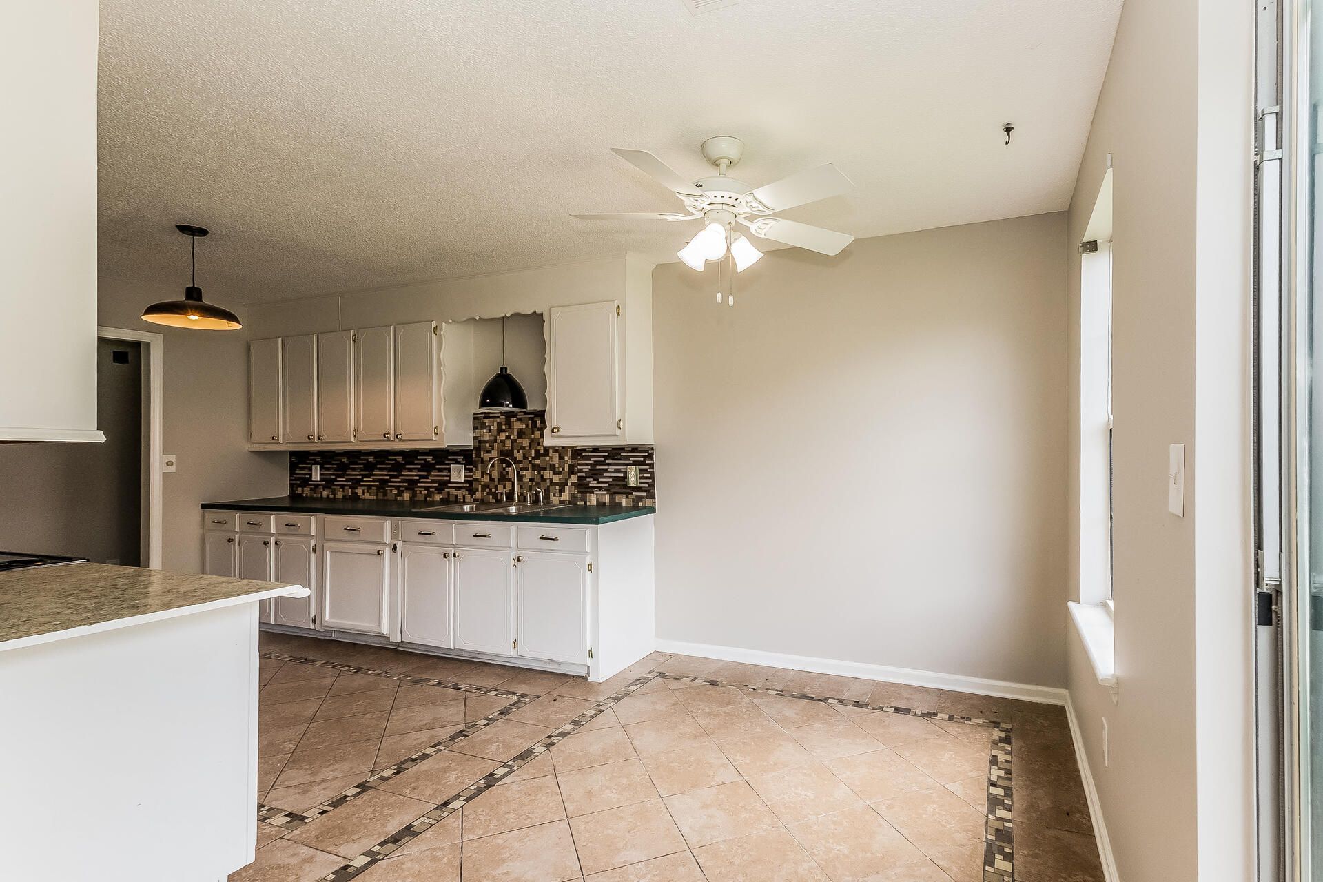 1305 Aubry Drive Photo 5
