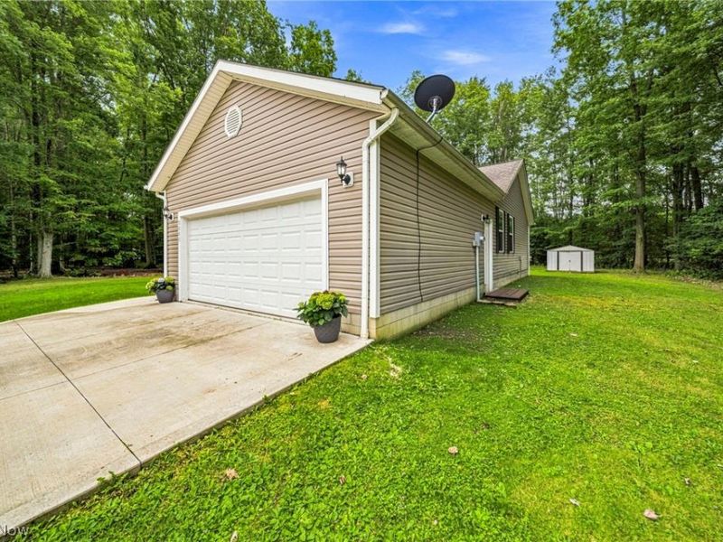 2043 N Park Lane, Roaming Shores, OH 44084 Photo 15