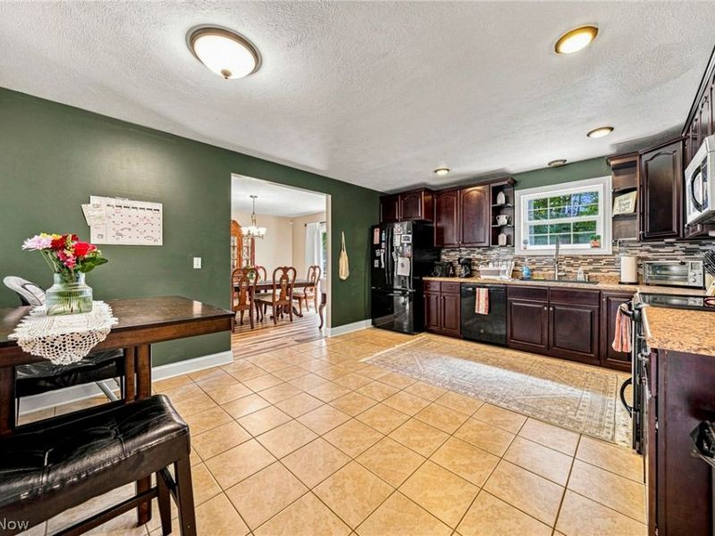 2043 N Park Lane, Roaming Shores, OH 44084 Photo 24