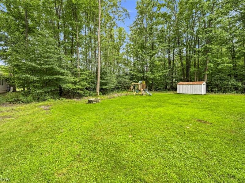 2043 N Park Lane, Roaming Shores, OH 44084 Photo 8