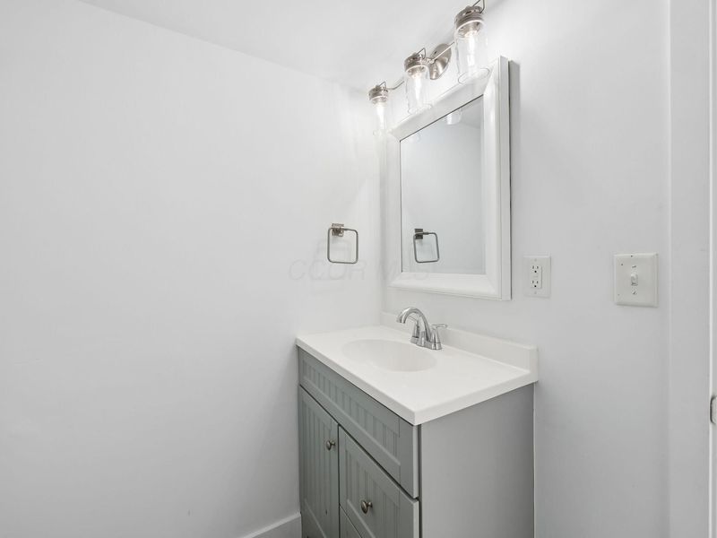 2450 Bristol Road , Columbus, OH 43221 Photo 17