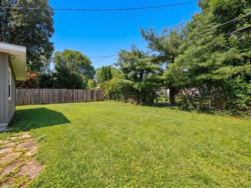 2450 Bristol Road , Columbus, OH 43221 Photo 27