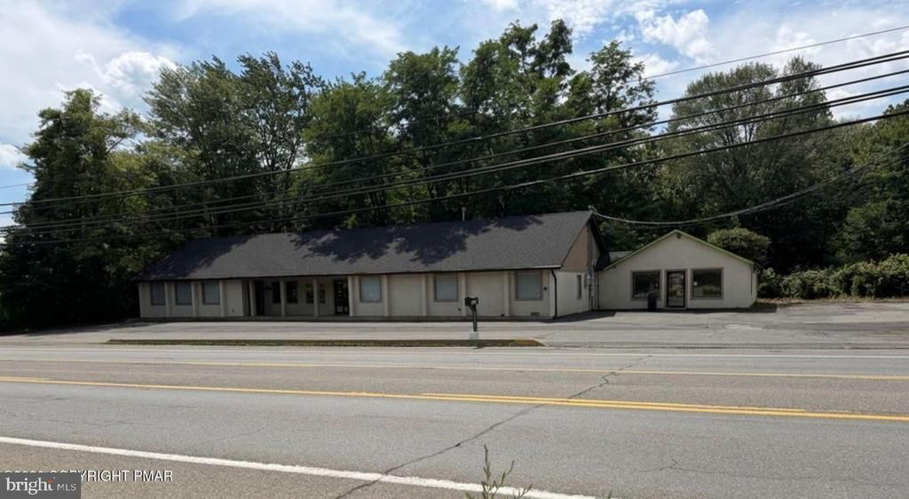 2918 ROUTE 611, TANNERSVILLE, PA 18372