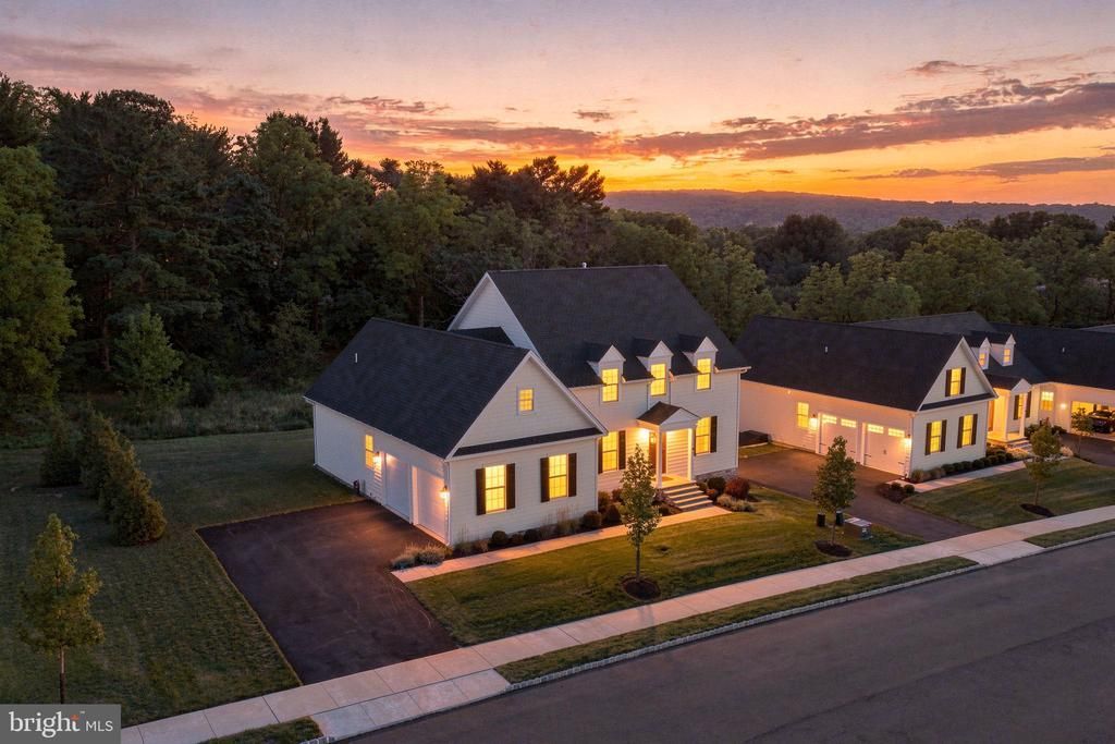 4421 STONEBRIDGE DRIVE , BETHLEHEM, PA 18015