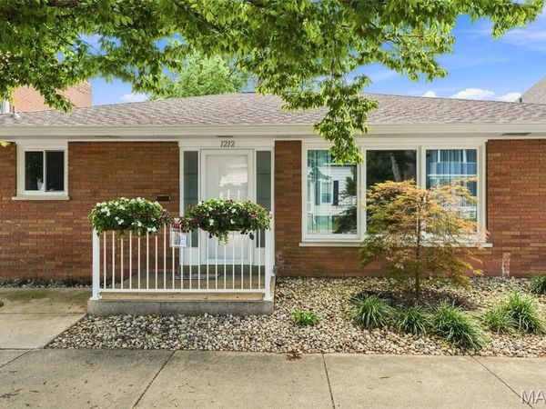 1212 Main St , Highland, IL 62249