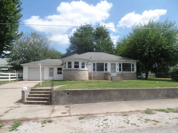 121 S Lewis Street, Bloomfield, IN 47424