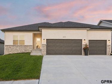 6313 S 208 Avenue, Elkhorn, NE 68022