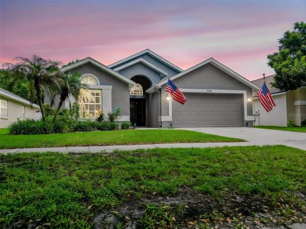 5720 HAWKLAKE RD , LITHIA, FL 33547