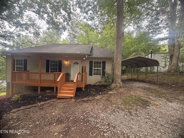 498 NW Bazel Rd, Harriman, TN 37748