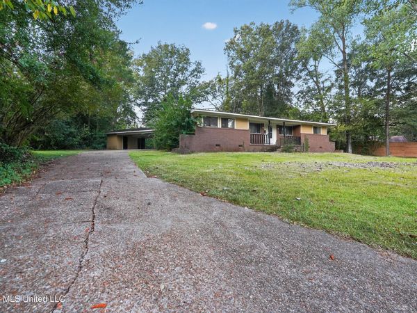 511 Pinecrest Circle, Jackson, MS 39204