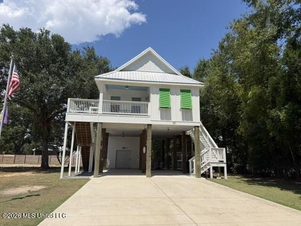 231 Leonhard Avenue, Bay Saint Louis, MS 39520