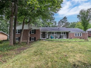 20 Nieman Drive, Orchard Park, NY 14127