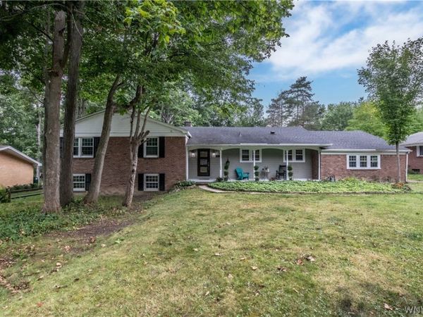 20 Nieman Drive, Orchard Park, NY 14127