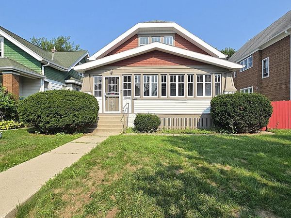 2808 N 37th STREET, Milwaukee, WI 53210