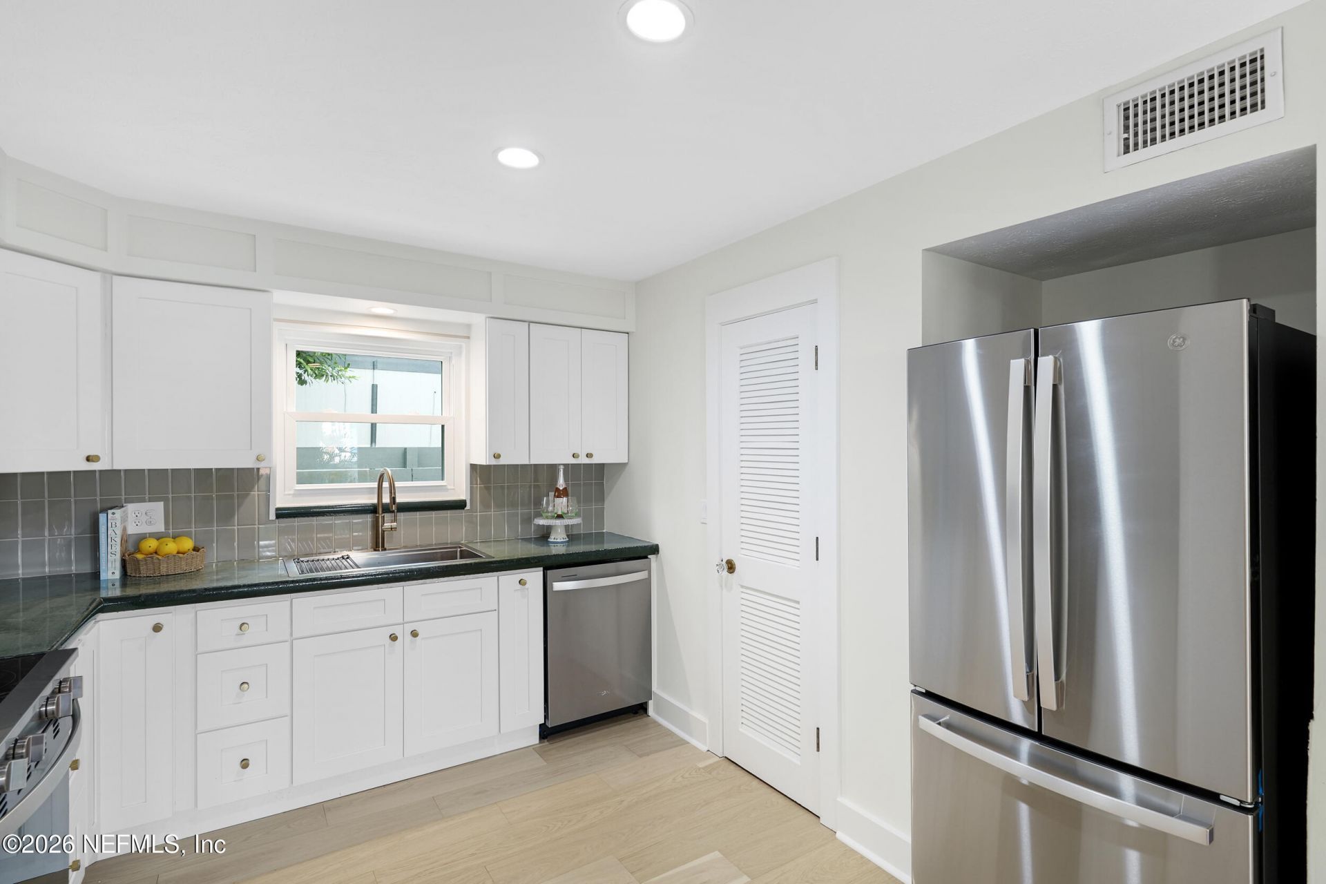 278 1st Street, Atlantic Beach, FL 32233 Photo