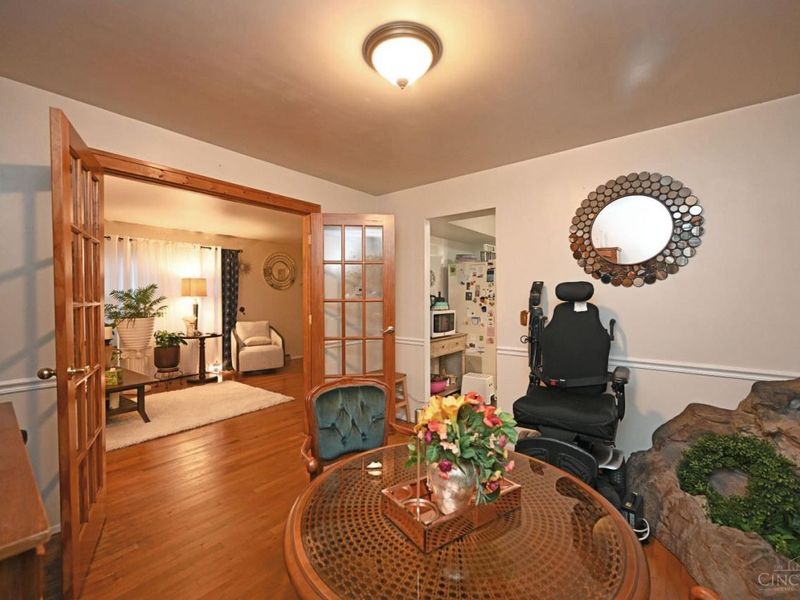12012 Cantrell Drive, Springdale, OH 45246 Photo 11