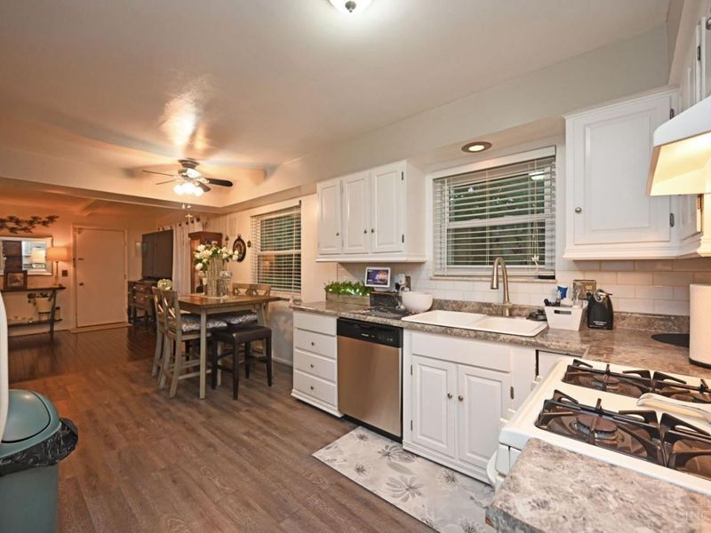 12012 Cantrell Drive, Springdale, OH 45246 Photo 12