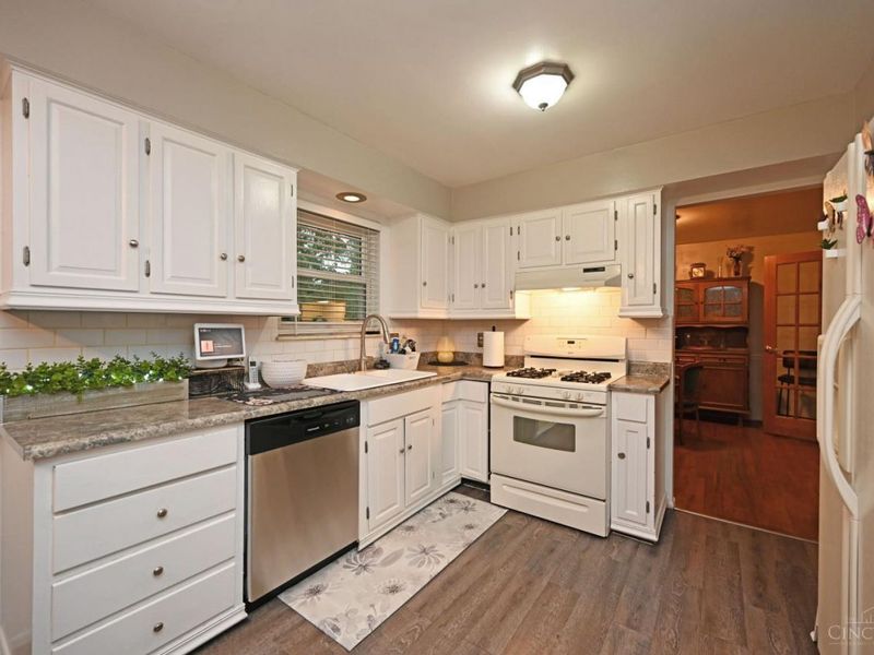 12012 Cantrell Drive, Springdale, OH 45246 Photo 13