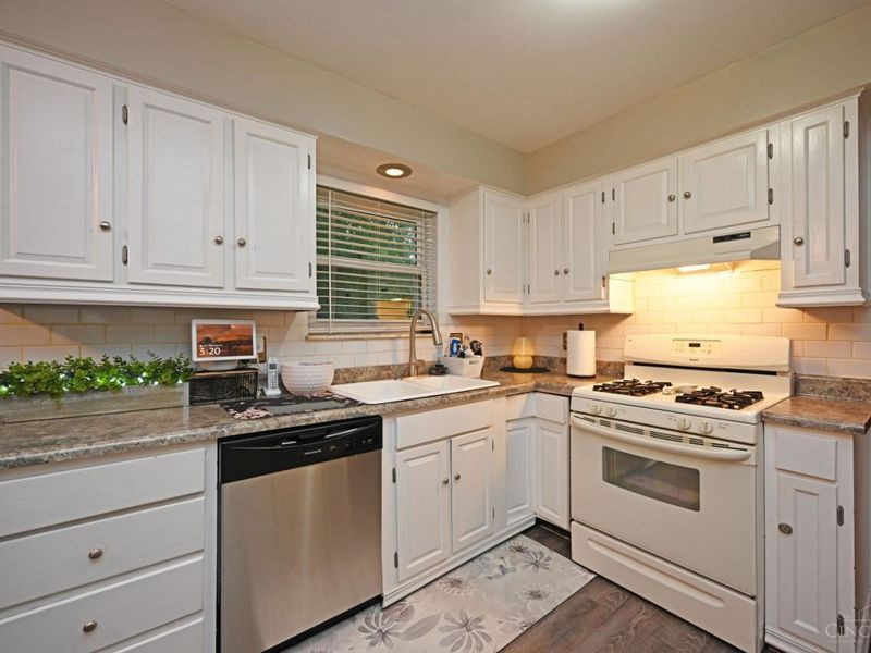 12012 Cantrell Drive, Springdale, OH 45246 Photo 14