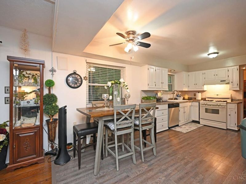 12012 Cantrell Drive, Springdale, OH 45246 Photo 16