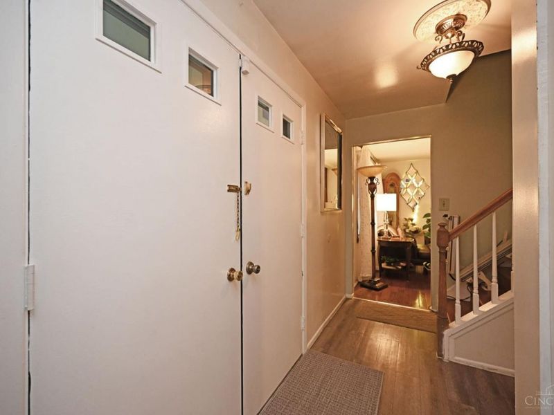12012 Cantrell Drive, Springdale, OH 45246 Photo 5