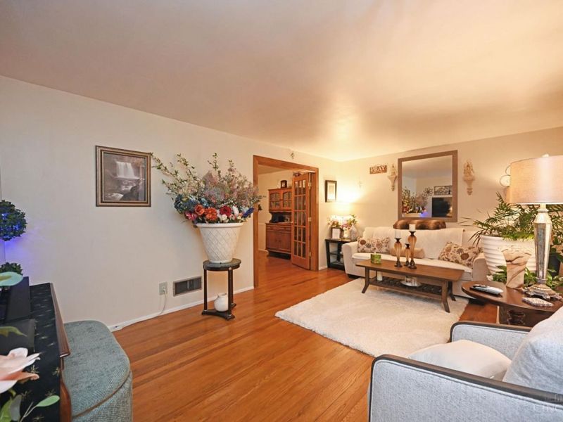 12012 Cantrell Drive, Springdale, OH 45246 Photo 6