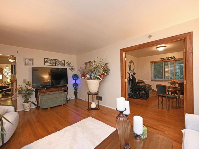 12012 Cantrell Drive, Springdale, OH 45246 Photo 9