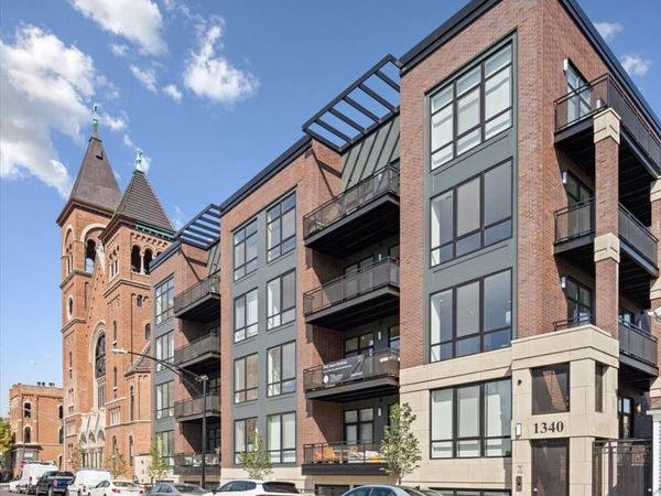 1340 W Chestnut Street , Unit 401, Chicago, IL 60642