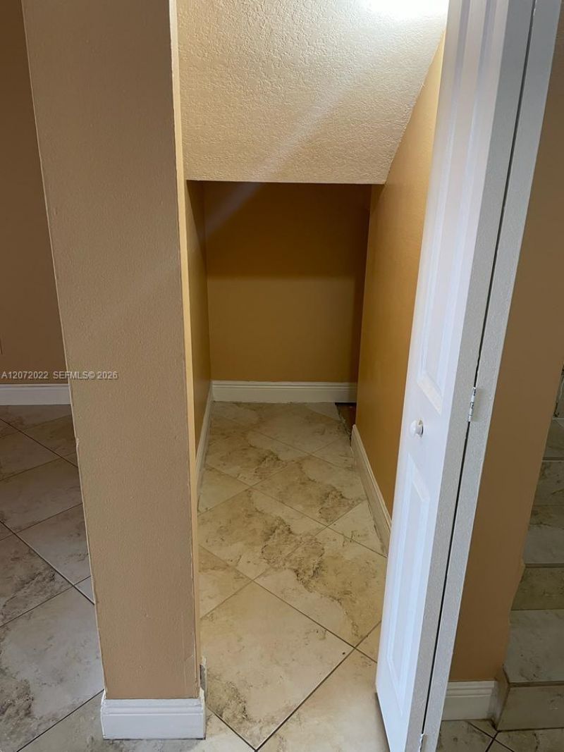 10851 SW 6th St , Unit 5, Sweetwater, FL 33174 Photo