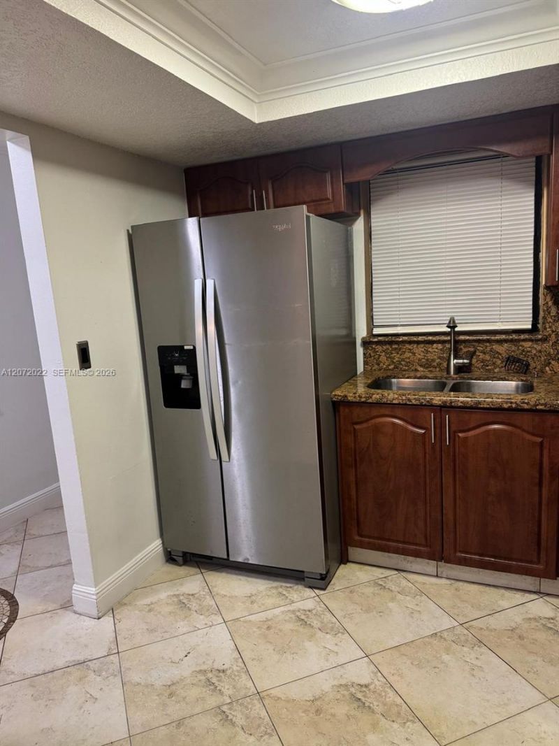 10851 SW 6th St , Unit 5, Sweetwater, FL 33174 Photo