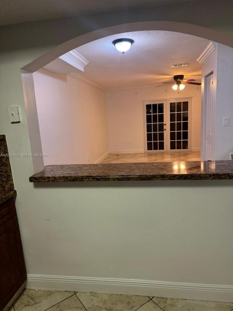 10851 SW 6th St , Unit 5, Sweetwater, FL 33174 Photo