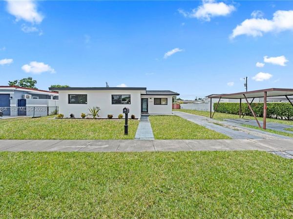 1014 W 66th St , Hialeah, FL 33012