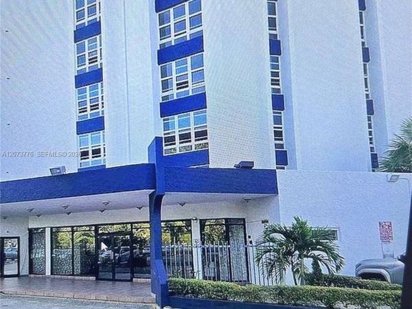 9682 Fontainebleau Blvd , Unit 103, Miami, FL 33172
