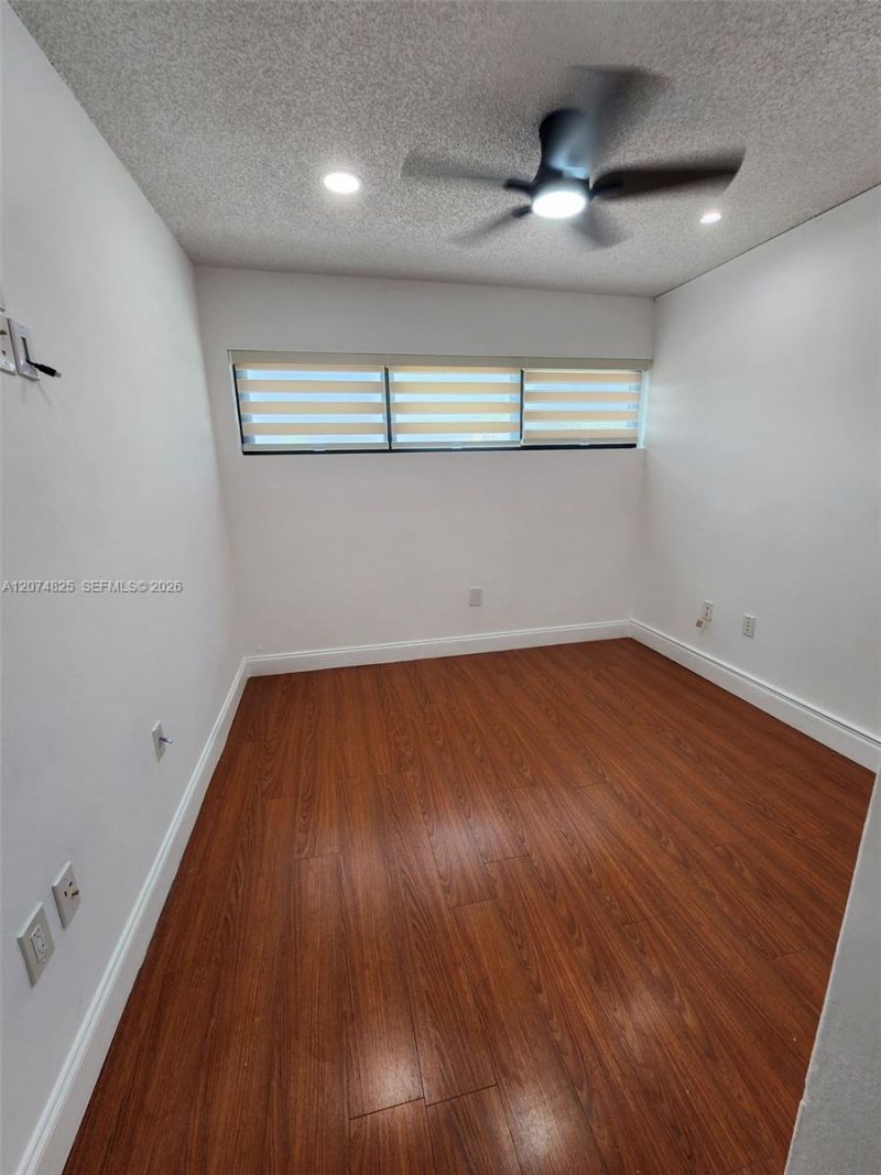 6518 Kendale Lakes Dr, Unit 809, Miami, FL 33183 Photo