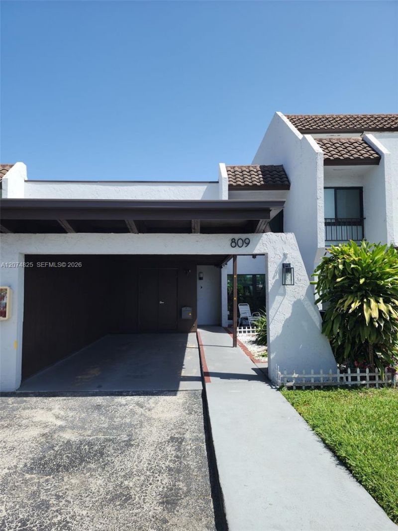 6518 Kendale Lakes Dr, Unit 809, Miami, FL 33183 Photo