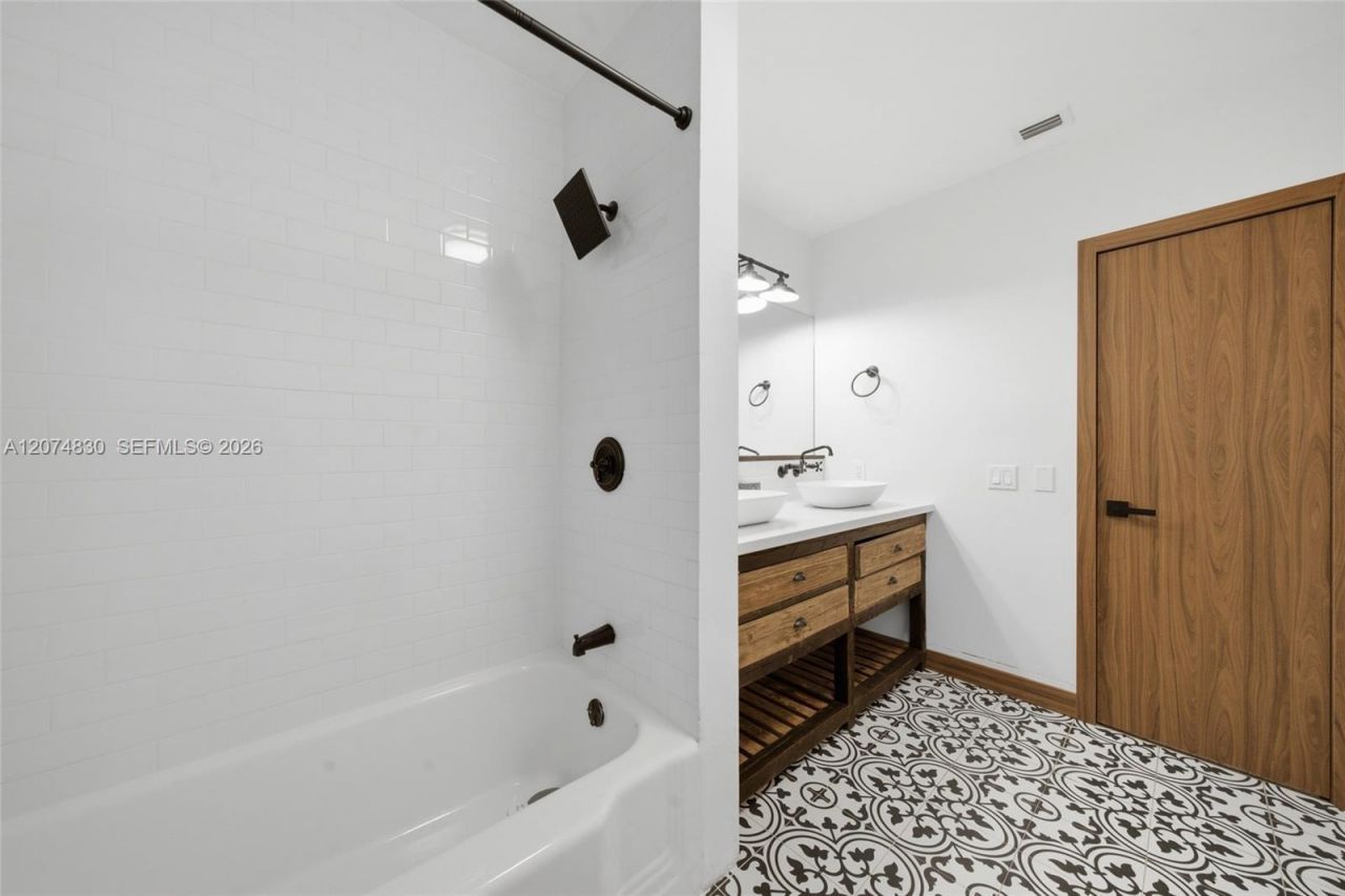 12025 NE 5th Ave , Unit 12025, Biscayne Park, FL 33161 Photo