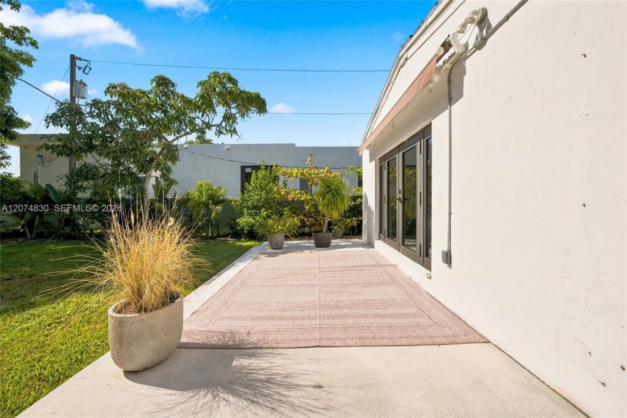 12025 NE 5th Ave , Unit 12025, Biscayne Park, FL 33161 Photo