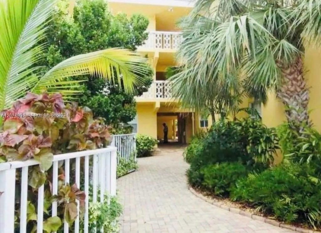 815 Middle River Dr , Unit 304, Fort Lauderdale, FL 33304 Photo