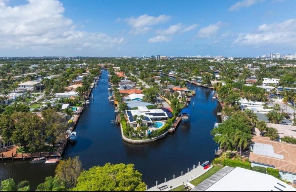 815 Middle River Dr , Unit 304, Fort Lauderdale, FL 33304 Photo