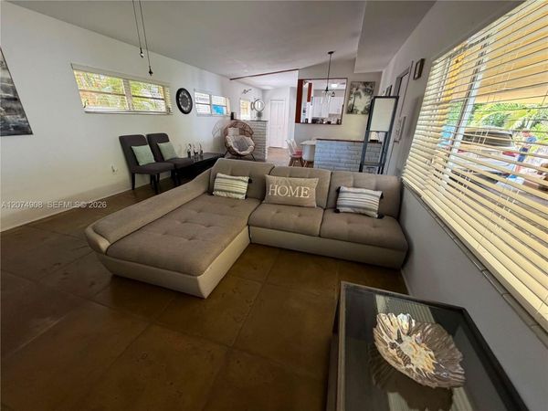 935 Polk St , Hollywood, FL 33019