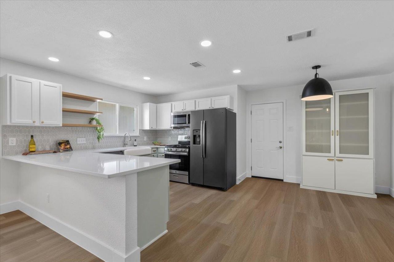 13000 Meadowheath Cv, Austin, TX 78729 Main Photo
