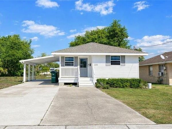 2215 NEWTON ST Street, Gretna, LA 70053