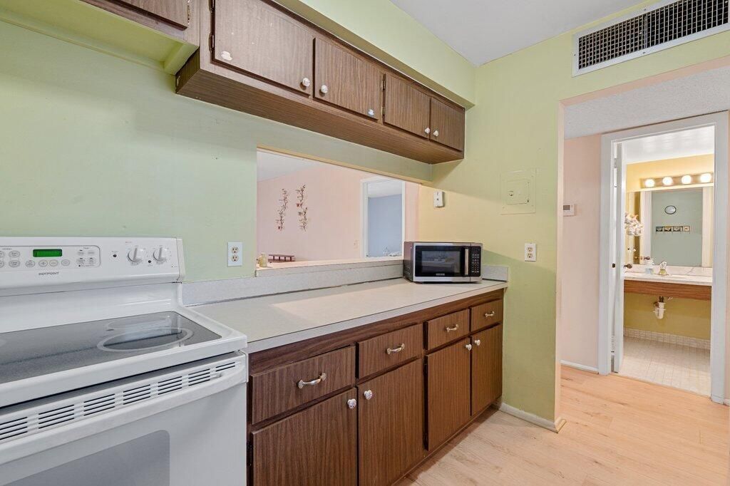 12026 Greenway Circle S, Unit 202, Royal Palm Beach, FL 33411 Photo