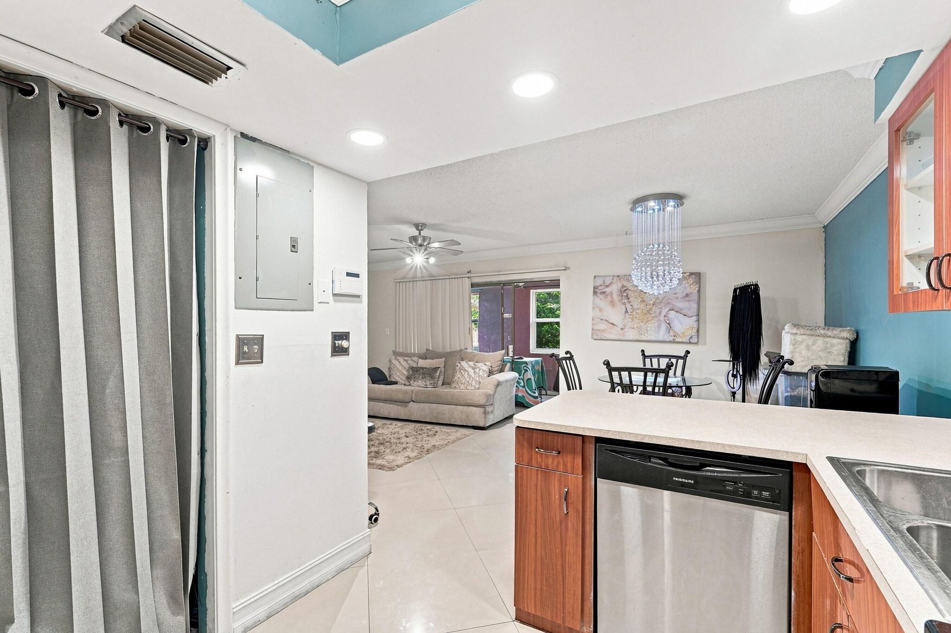 6 Spinning Wheel Lane, Tamarac, FL 33319 Photo